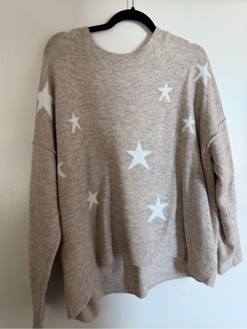 Vince Camuto Beige and White Star Crewneck Sweater
